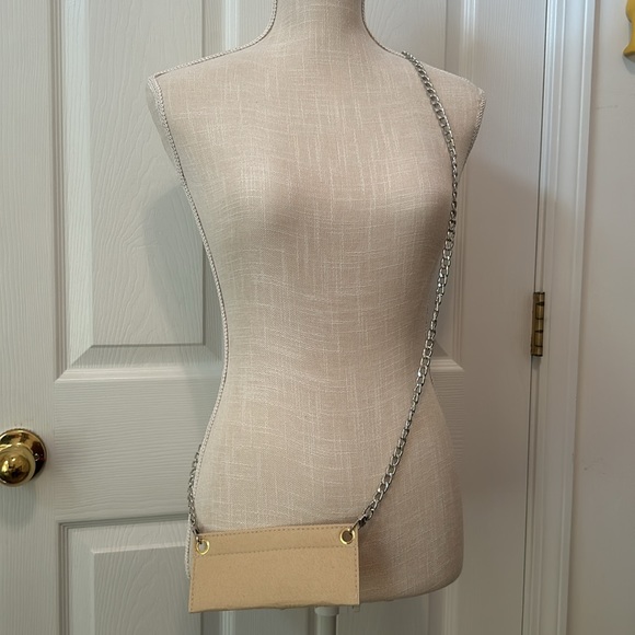 Silvertone Heavier Bag Chain with Felt wallet Insert - Picture 2 of 3